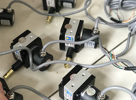 �x��ֱ��λ�Ƃ�����ע�������